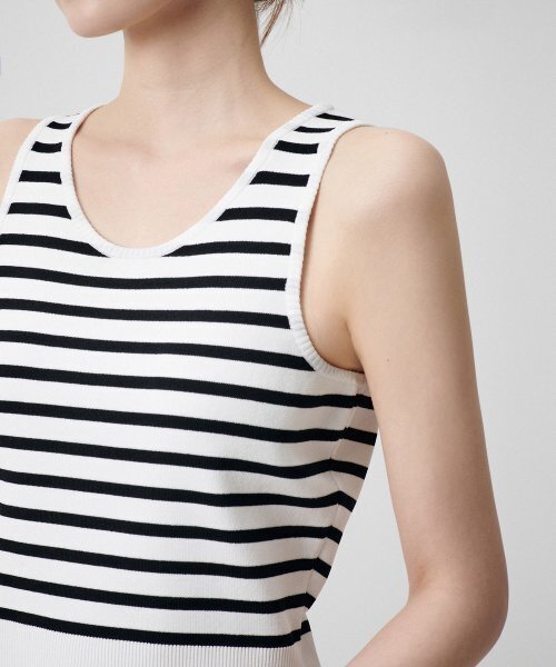 MUSINSA STANDARD WOMAN（ムシンサスタンダードウーマン）の「ウィメンズストライプクロップニットスリーブレストップ[アイボリー/ブラック]（Tシャツ/カットソー・レディース・その他・SMALL/MEDIUM/LARGE）」の7枚目の写真