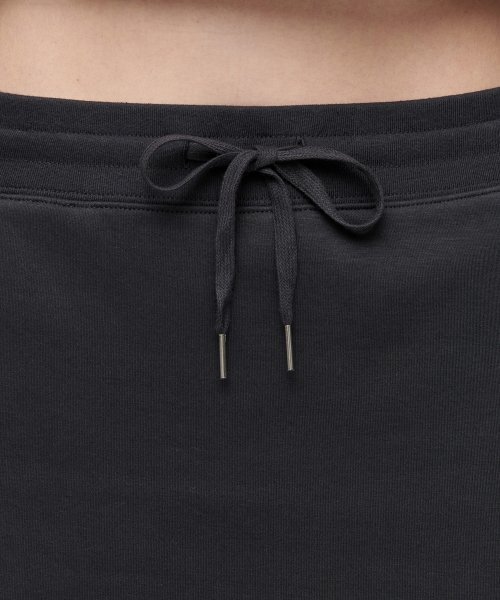 MUSINSA STANDARD WOMAN（ムシンサスタンダードウーマン）の「ウィメンズフラットテリースウェットロングスカート[ダークグレー]（スカート・レディース・その他・SMALL/MEDIUM/LARGE/X-SMALL）」の3枚目の写真