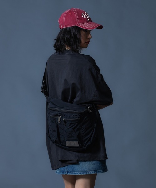 X-girl(エックスガール)の「BICOLOR STITCH FADED 6PANEL CAP(キャップ・レディース・レッド/ブラック/オリーブ・ONE SIZE)」の21枚目の写真