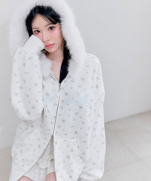 OLIVE des OLIVE（オリーブデオリーブ）の「ロゴ刺繍ファー付きZIPパーカー（パーカー・レディース・ピンク/イエロー/サックスブルー/オフホワイト/トップグレー・FREE）」の6枚目の写真