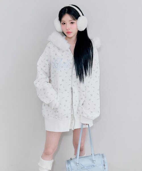 OLIVE des OLIVE（オリーブデオリーブ）の「ロゴ刺繍ファー付きZIPパーカー（パーカー・レディース・ピンク/イエロー/サックスブルー/オフホワイト/トップグレー・FREE）」の13枚目の写真