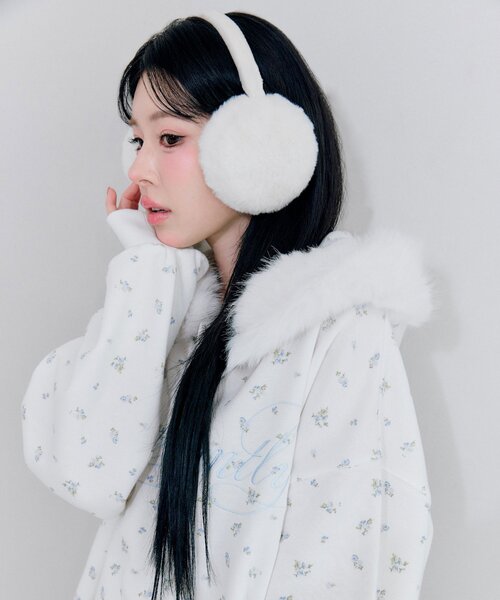 OLIVE des OLIVE（オリーブデオリーブ）の「ロゴ刺繍ファー付きZIPパーカー（パーカー・レディース・ピンク/イエロー/サックスブルー/オフホワイト/トップグレー・FREE）」の14枚目の写真