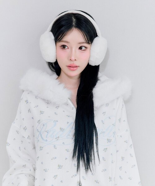 OLIVE des OLIVE（オリーブデオリーブ）の「ロゴ刺繍ファー付きZIP