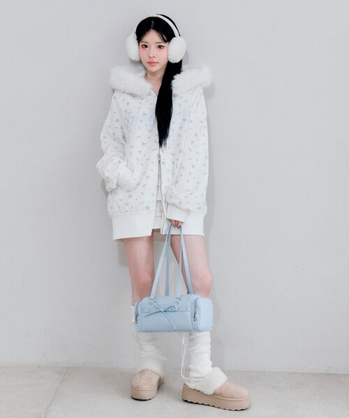 OLIVE des OLIVE（オリーブデオリーブ）の「ロゴ刺繍ファー付きZIP