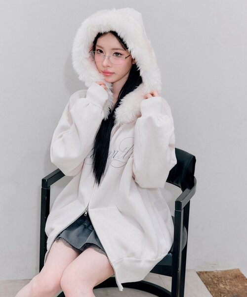 ロゴ刺繍ファー付きZIPパーカー（パーカー）｜OLIVE des OLIVE