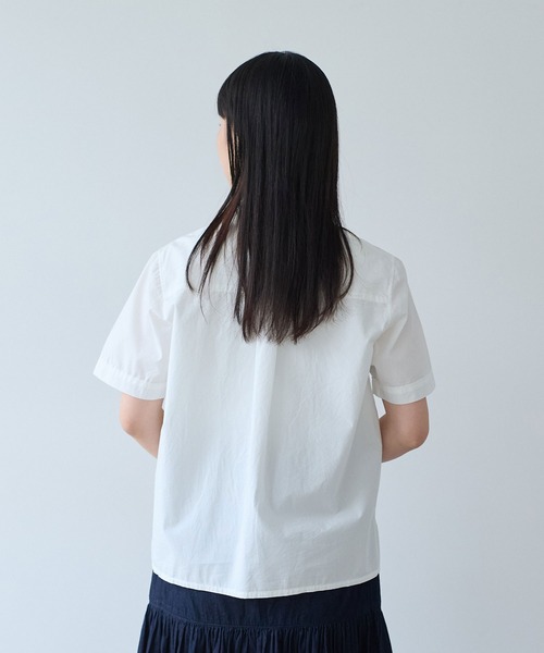 bulle de savon(ビュルデサボン)の「△オーガニックコットン 60/1タイプライタイプライター 半袖シャツ(シャツ/ブラウス・レディース・サックスブルー/ホワイト/ベージュ・FREE)」の6枚目の写真