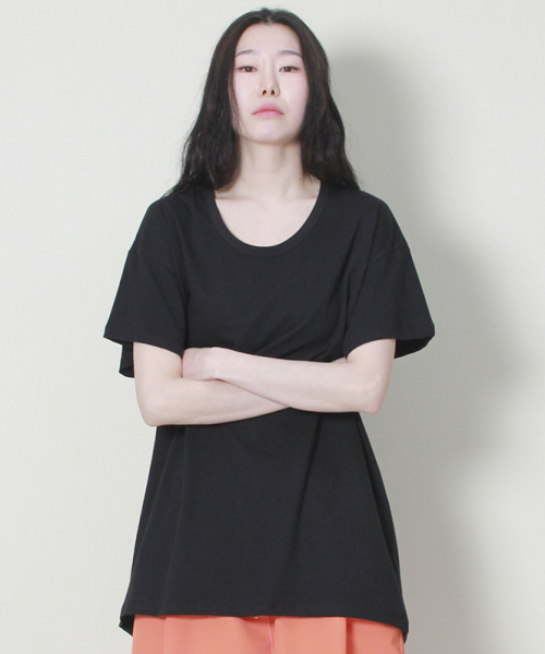 DEMARC(ドゥマーク)の「ソリッドアンバランスルーズフィットクルーネック半袖Tシャツブラック(Tシャツ/カットソー・レディース・その他・LARGE/MEDIUM)」の6枚目の写真