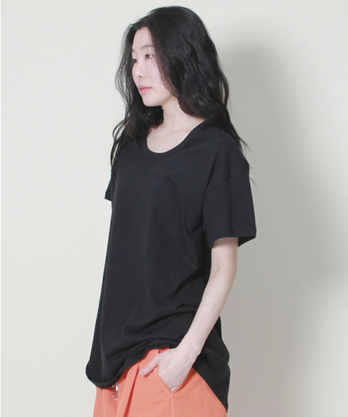 DEMARC(ドゥマーク)の「ソリッドアンバランスルーズフィットクルーネック半袖Tシャツブラック(Tシャツ/カットソー・レディース・その他・LARGE/MEDIUM)」の8枚目の写真