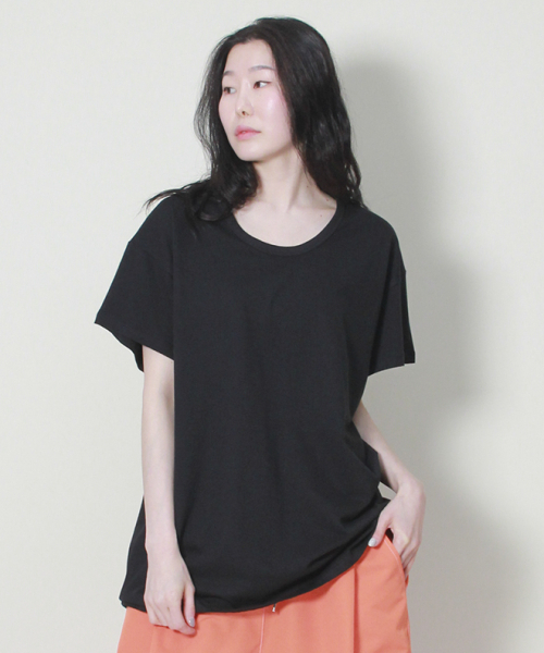 DEMARC(ドゥマーク)の「ソリッドアンバランスルーズフィットクルーネック半袖Tシャツブラック(Tシャツ/カットソー・レディース・その他・LARGE/MEDIUM)」の10枚目の写真
