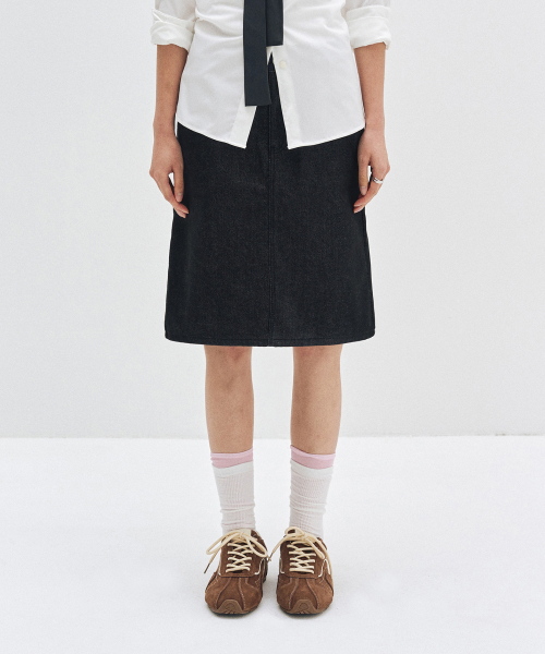 DECET WOMEN（デケット ウーマン）の「Signature Midi Skirt DCSK002CPBLACK（スカート・レディース・その他・X-SMALL/SMALL/MEDIUM）」の2枚目の写真