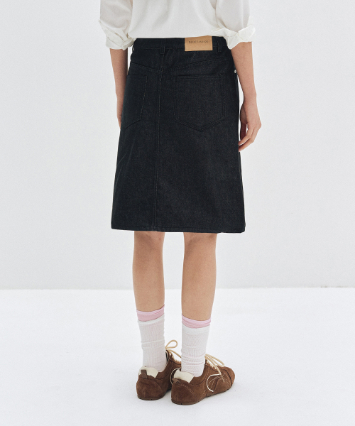DECET WOMEN（デケット ウーマン）の「Signature Midi Skirt DCSK002CPBLACK（スカート・レディース・その他・X-SMALL/SMALL/MEDIUM）」の4枚目の写真