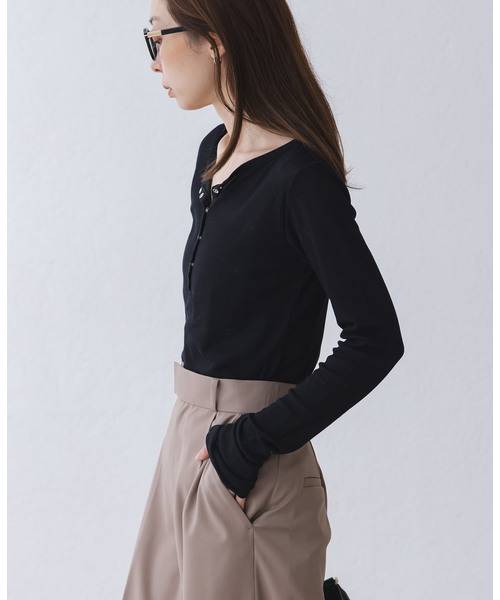 Noble(ノーブル)の「シアーテレコヘンリーネックプルオーバー(Tシャツ/カットソー・レディース・ブラック/オレンジ/ホワイト・FREE)」の7枚目の写真