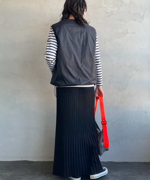 DANTON（ダントン）の「[DANTON/ダントン] ナイロンタフタ インサレーションノーカラーベスト（ベスト・レディース・ブラック/グレイッシュベージュ・XL/L/M）」の13枚目の写真