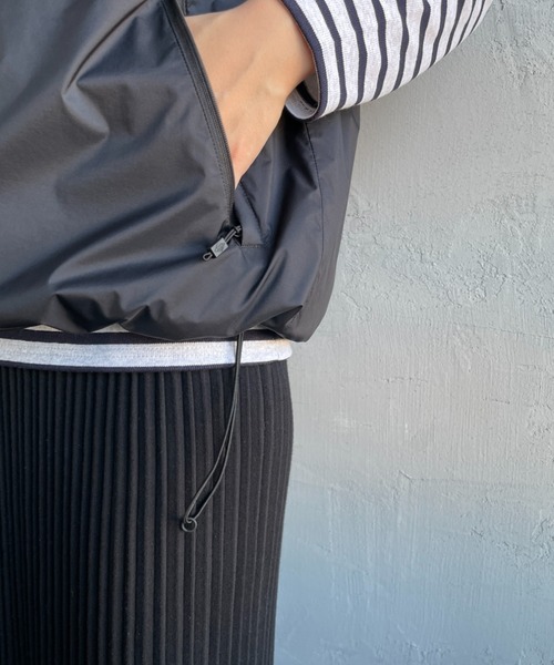 DANTON（ダントン）の「[DANTON/ダントン] ナイロンタフタ インサレーションノーカラーベスト（ベスト・レディース・ブラック/グレイッシュベージュ・XL/L/M）」の17枚目の写真