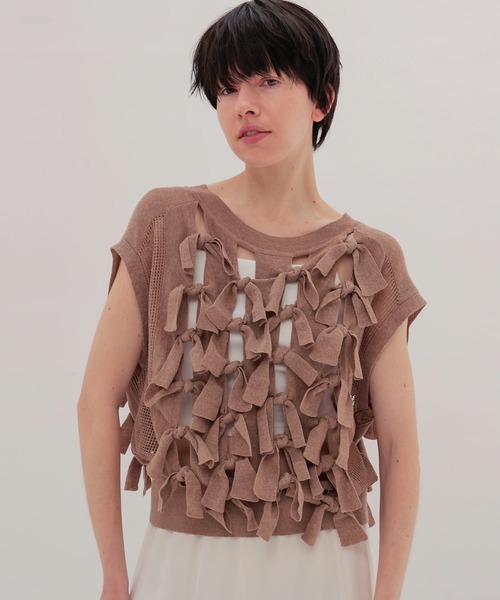 DRESSLAVE（ドレスレイブ）の「monster ribbon knit(モンスターリボンニット)（ニット/セーター・レディース・ブラック/ベージュ・38）」の2枚目の写真
