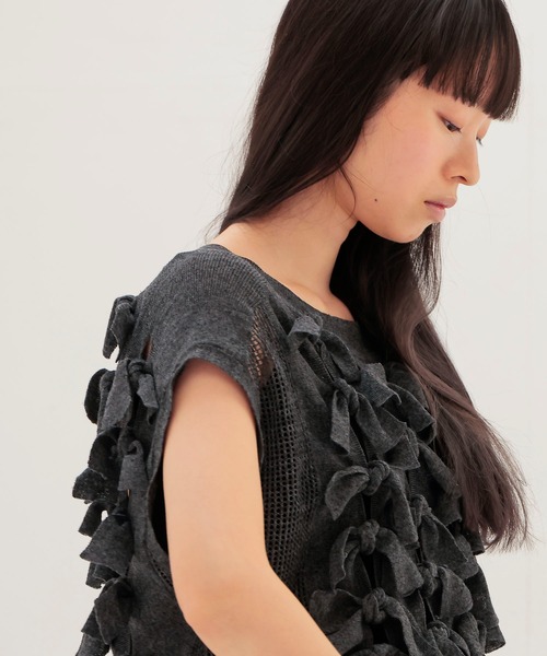 DRESSLAVE（ドレスレイブ）の「monster ribbon knit(モンスターリボンニット)（ニット/セーター・レディース・ブラック/ベージュ・38）」の6枚目の写真