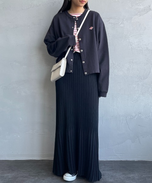 DANTON（ダントン）の「【WEB先行予約】[DANTON/ダントン] ドットボタン クルーネックスウェットカーディガン（カーディガン/ボレロ・レディース・チャコールグレー/レッド/オフホワイト・38）」の5枚目の写真