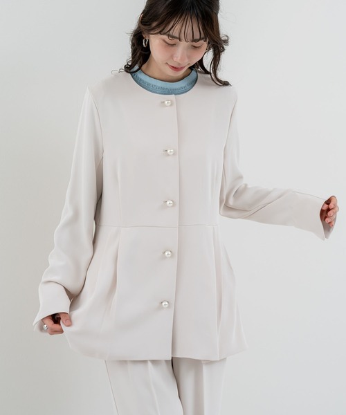 ANNA LUNA(アンナルナ)の「【ANNA LUNA】洗濯機で洗える! オケージョン にも◎ ノーカラー ペプラム ジャケット(ノーカラージャケット・レディース・ブラック/ベージュ/ネイビー・MEDIUM)」の2枚目の写真