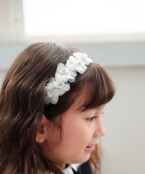 Rora（ローラ）の「スノーフラワー カチューシャ（カチューシャ・キッズ・ホワイト・FREE）」の4枚目の写真