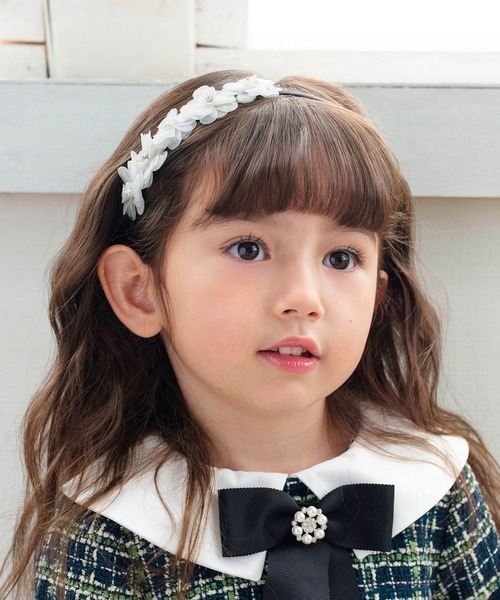 Rora（ローラ）の「スノーフラワー カチューシャ（カチューシャ・キッズ・ホワイト・FREE）」の2枚目の写真