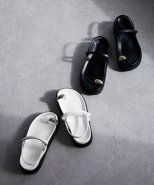 BEARDSLEY（ビアズリー）の「《2/12(木)12：00予約開始》トゥリングサンダル（サンダル・レディース・ホワイト/ブラック・36/37/38）」の3枚目の写真