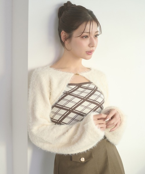 Ambre Neige(アンブルネージュ)の「shaggy Bolero & plaid pattern knit camisole set / シャギーボレロ&チェックニットキャミソールセット(ニット/セーター・レディース・ブラック/ブラウン系その他/アイボリー・FREE)」の2枚目の写真