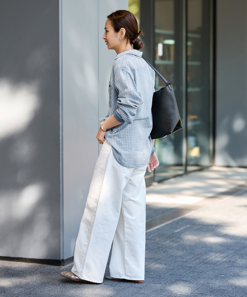 FRAMeWORK（フレームワーク）の「AULENTTI/オウレンティ ONE HANDLE TOTE WITH POACH（トートバッグ・レディース・ベージュ/ブラック・FREE）」の4枚目の写真