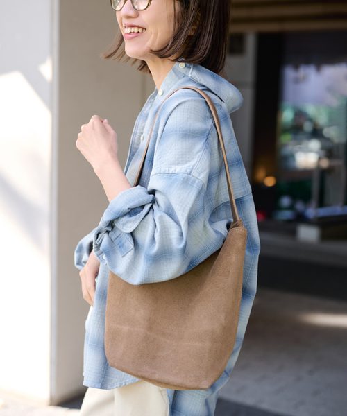 FRAMeWORK（フレームワーク）の「AULENTTI/オウレンティ ONE HANDLE TOTE WITH POACH（トートバッグ・レディース・ベージュ/ブラック・FREE）」の10枚目の写真