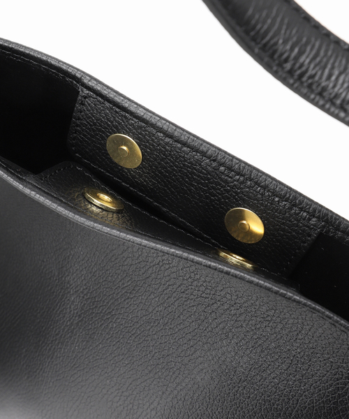 FRAMeWORK（フレームワーク）の「AULENTTI/オウレンティ ONE HANDLE TOTE WITH POACH（トートバッグ・レディース・ベージュ/ブラック・FREE）」の22枚目の写真