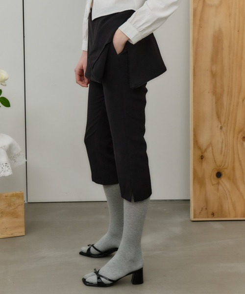 GIUNON（ジウノン）の「layerd frill capri pants / レイヤードフリルカプリパンツ（その他パンツ・レディース・ブラック・0/1）」の2枚目の写真