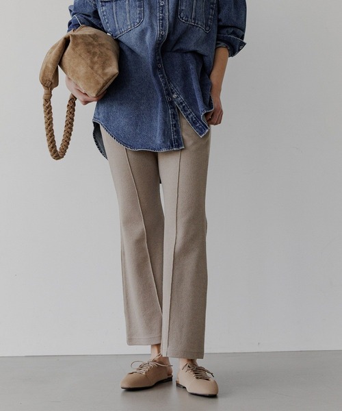 BAYFLOW（ベイフロー）の「ブークレストレッチフレアパンツ（その他パンツ・レディース・グレイッシュベージュ/ブラック・SMALL/MEDIUM）」の2枚目の写真