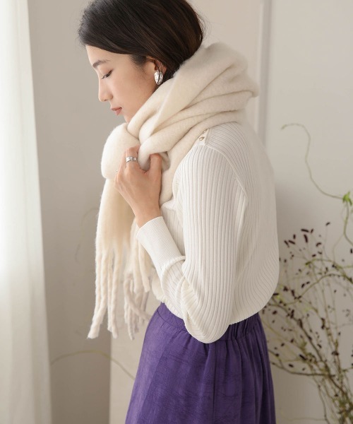 Bou Jeloud（ブージュルード）の「シャギーボリュームマフラー（マフラー・レディース・ライトカーキ・ONE SIZE）」の2枚目の写真