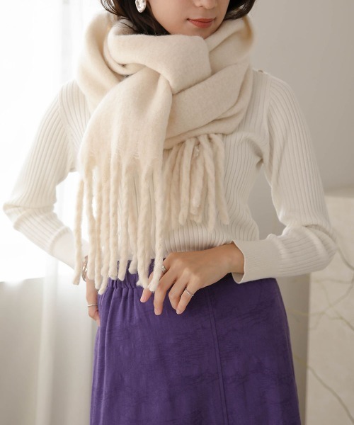 Bou Jeloud（ブージュルード）の「シャギーボリュームマフラー（マフラー・レディース・ライトカーキ・ONE SIZE）」の3枚目の写真