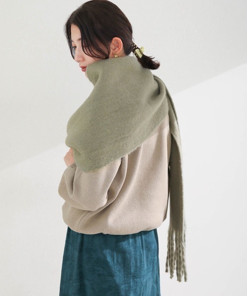 Bou Jeloud（ブージュルード）の「シャギーボリュームマフラー（マフラー・レディース・ライトカーキ・ONE SIZE）」の14枚目の写真