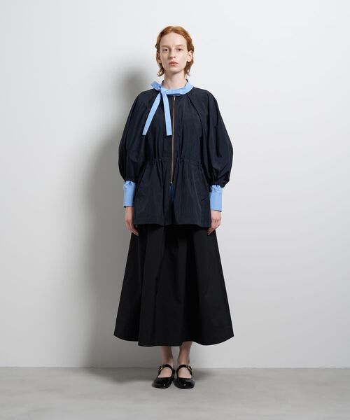 LANVIN en Bleu(ランバンオンブルー)の「ストーンナイロンライトブルゾン(テーラードジャケット・レディース・ベージュ/ネイビー・38/36)」の3枚目の写真