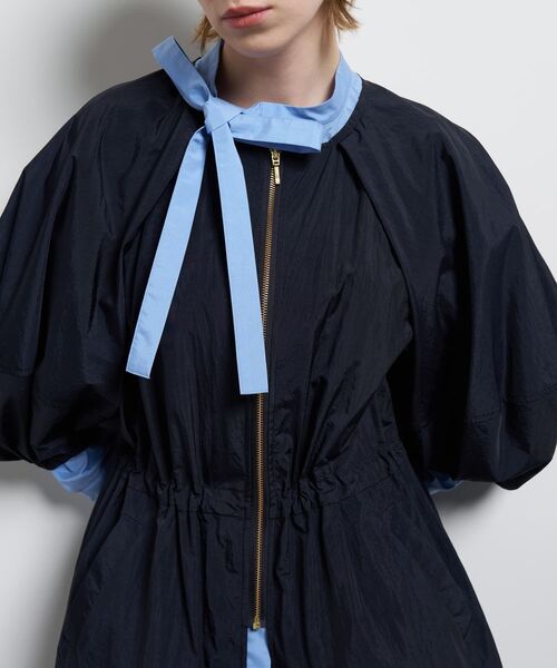 LANVIN en Bleu(ランバンオンブルー)の「ストーンナイロンライトブルゾン(テーラードジャケット・レディース・ベージュ/ネイビー・38/36)」の9枚目の写真