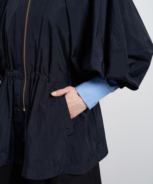 LANVIN en Bleu(ランバンオンブルー)の「ストーンナイロンライトブルゾン(テーラードジャケット・レディース・ベージュ/ネイビー・38/36)」の11枚目の写真
