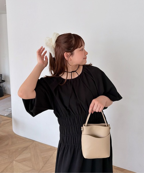 OLUN(オルン)の「2-way waist gathered onepiece/2wayウエストギャザーワンピース(ワンピース・レディース・アイボリー/ブラウン/ブラック・FREE/X-SMALL/SMALL)」の5枚目の写真