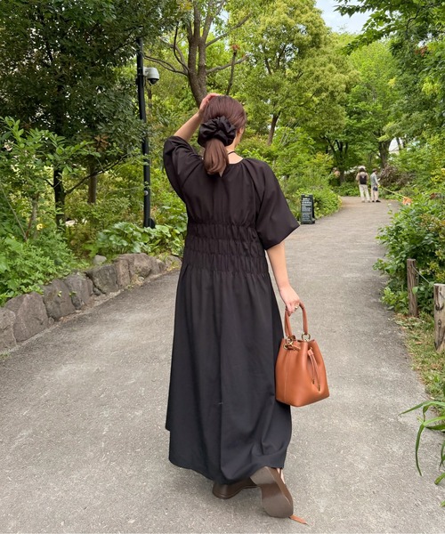 OLUN(オルン)の「2-way waist gathered onepiece/2wayウエストギャザーワンピース(ワンピース・レディース・アイボリー/ブラウン/ブラック・FREE/X-SMALL/SMALL)」の7枚目の写真