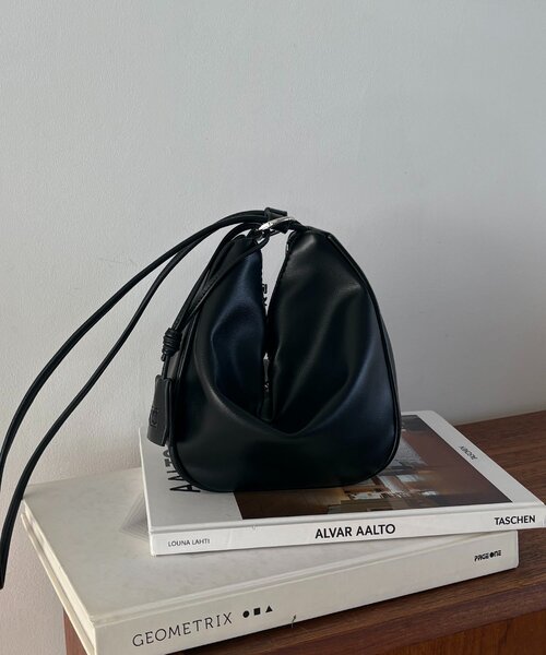 CAPRICIEUX LE'MAGE（カプリシューレマージュ）の「2WAYアジャストミニバッグ（ショルダーバッグ・レディース・ベージュ/アイボリー/ブラック・FREE）」の10枚目の写真