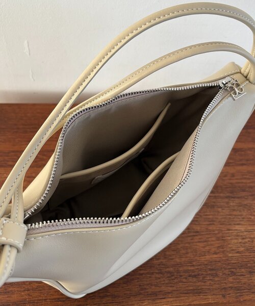 CAPRICIEUX LE'MAGE（カプリシューレマージュ）の「2WAYアジャストミニバッグ（ショルダーバッグ・レディース・ベージュ/アイボリー/ブラック・FREE）」の11枚目の写真