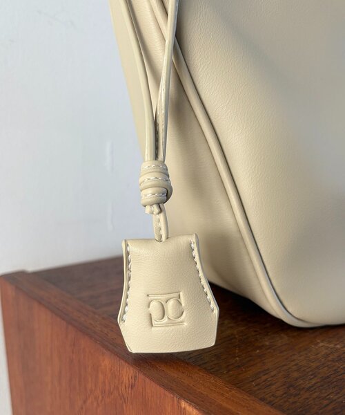 CAPRICIEUX LE'MAGE（カプリシューレマージュ）の「2WAYアジャストミニバッグ（ショルダーバッグ・レディース・ベージュ/アイボリー/ブラック・FREE）」の13枚目の写真