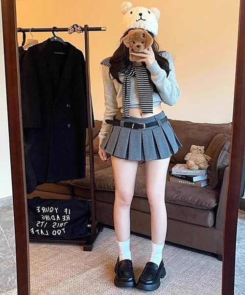 HALEY PESCA(ヘーリーペスカ)の「HALEY PESCA/プリーツデザイン ミニスカパン(スカート・レディース・グレー/ブラック/ライトグレー・SMALL/MEDIUM/LARGE)」の8枚目の写真