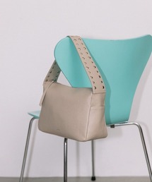 Beau're（ヴュレ）の「【BEAURE/ビュレ】ポイントスタッズ ワンショルダー（ハンドバッグ）」