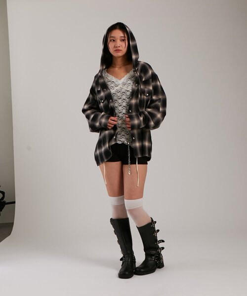 WHO'S WHO gallery(フーズフーギャラリー)の「【UNISEX】Sourcreamウエスタンオンブレチェックフードシャツ(シャツ/ブラウス・レディース・ブラック/ブラウン/ネイビー・FREE)」の6枚目の写真