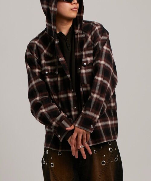 WHO'S WHO gallery(フーズフーギャラリー)の「【UNISEX】Sourcreamウエスタンオンブレチェックフードシャツ(シャツ/ブラウス・レディース・ブラック/ブラウン/ネイビー・FREE)」の13枚目の写真