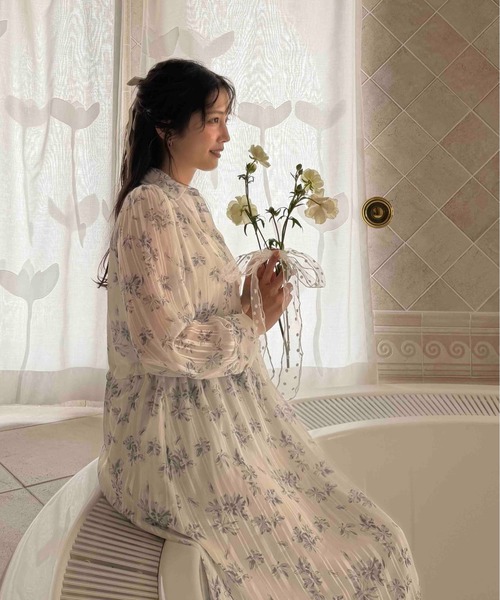 AS KNOW AS plus(アズノゥアズプラス)の「〇ウエストリボン結びシアーワンピース(ワンピース・レディース・グレー系その他/ブラック/ホワイト系その他2/ホワイト系その他・FREE)」の1枚目の写真