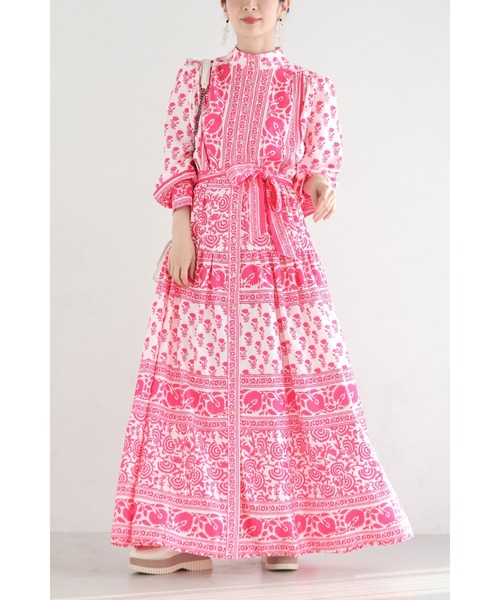 cawaii（カワイイ）の「鮮やかなピンクが広がるスカーフ柄ロングワンピース（紐リボン付き）（ワンピース・レディース・ピンク・FREE）」の15枚目の写真