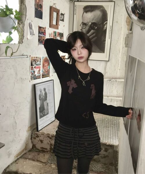 MUCENT(ムセント)の「アンティーククロスポニー長袖Tシャツ(2カラー)(Tシャツ/カットソー・レディース・ブラック/ホワイト・FREE)」の14枚目の写真