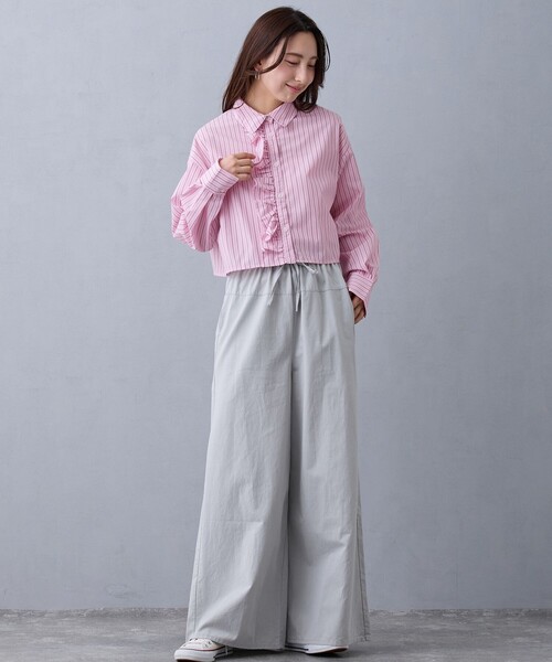 NICOLE CLUB（ニコル　クラブ）の「ストライプフリルシャツ（シャツ/ブラウス・レディース・ブルー/ピンク・M）」の6枚目の写真